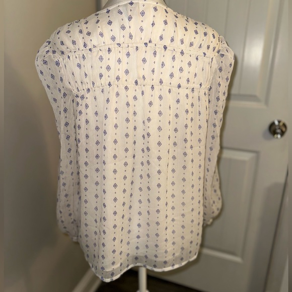 Old Navy Chiffon smocked poet swing blouse- geometric pattern, small white/blue - Picture 6 of 11